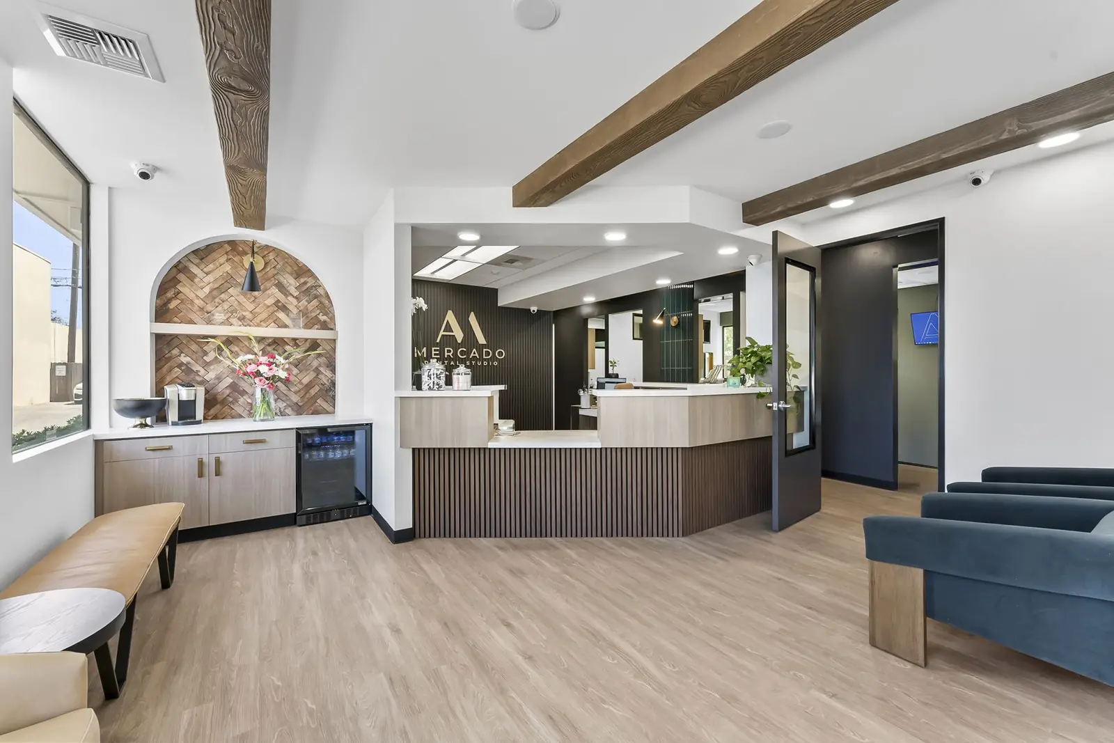 Reception at Mercado Dental Studio, welcoming new patients